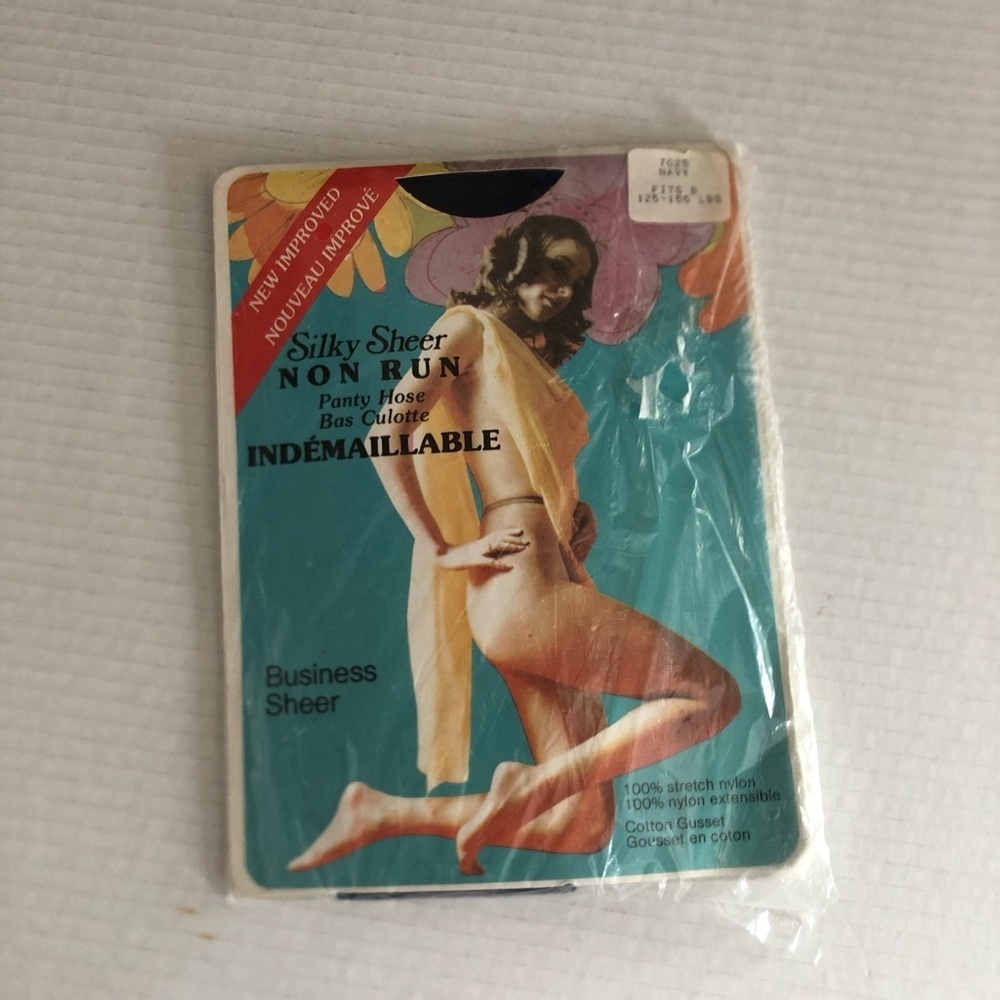 Vtg NOS Silky Sheer Non-Run Pantyhose